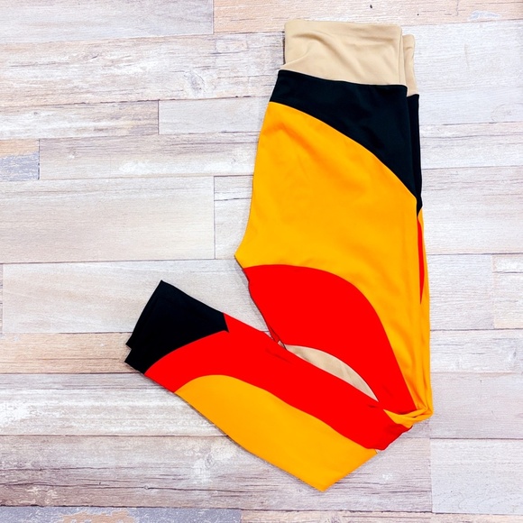 PUMA Orange red & black colorblock leggings | Active style | Medium * - Picture 4 of 11